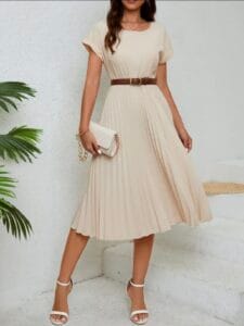 VESTIDO CON FALDA PLISADA